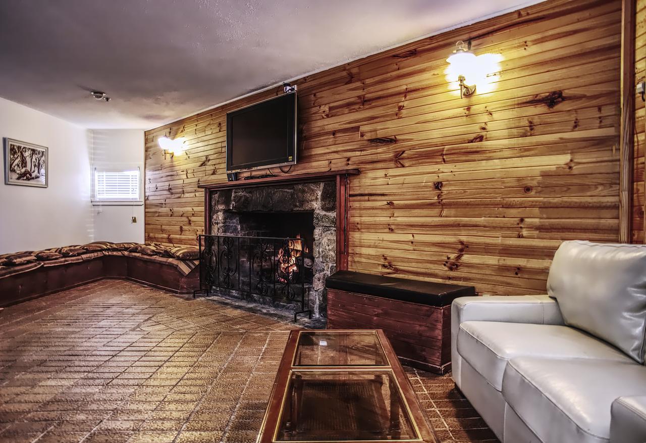 אדמינבי Selwyn Star Lodge מראה חיצוני תמונה